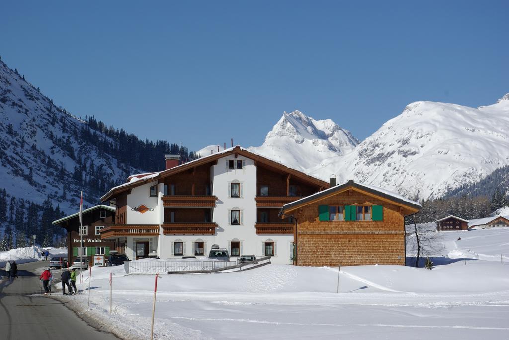 Gasthaus and Pension Alphorn