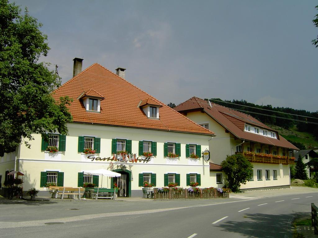 Hotel-Gasthof Stoff