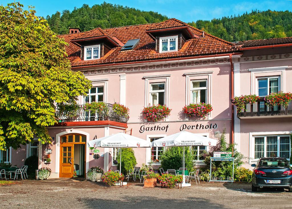 Gasthof Zum Niederhaus - Familie Perthold