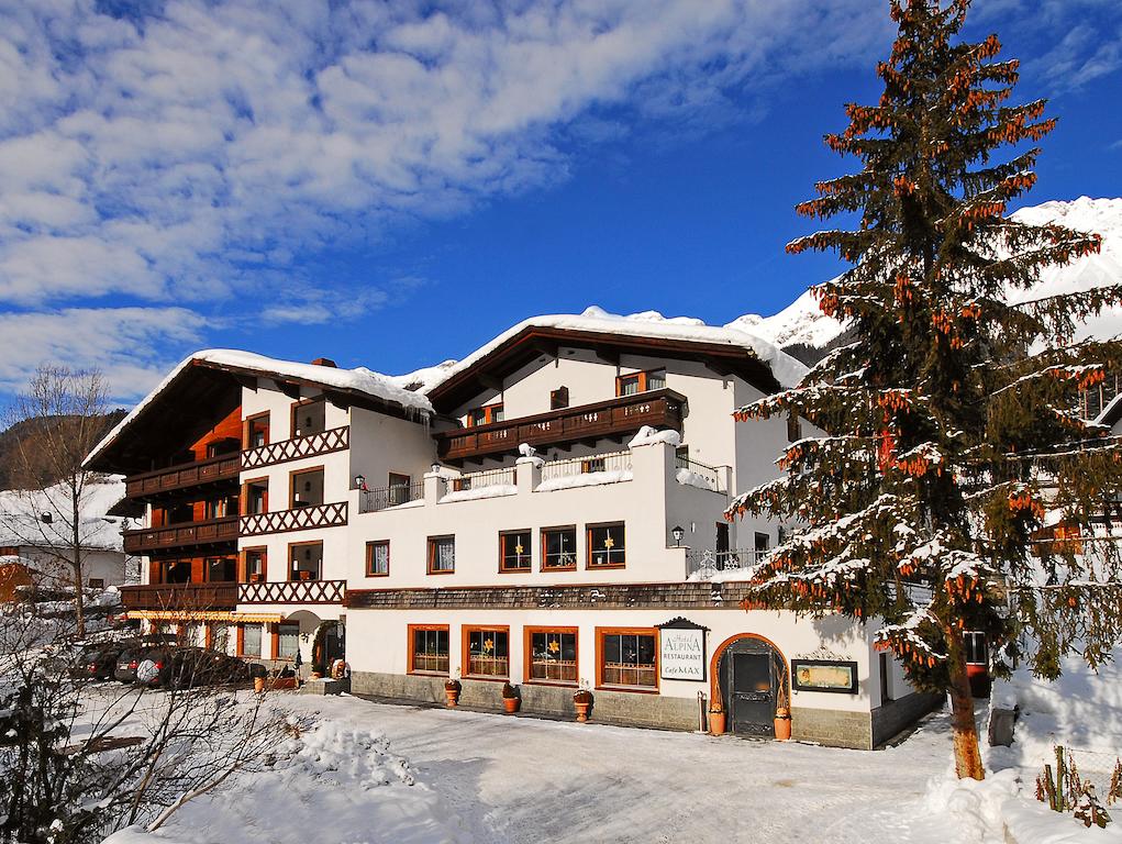 Hotel Alpina