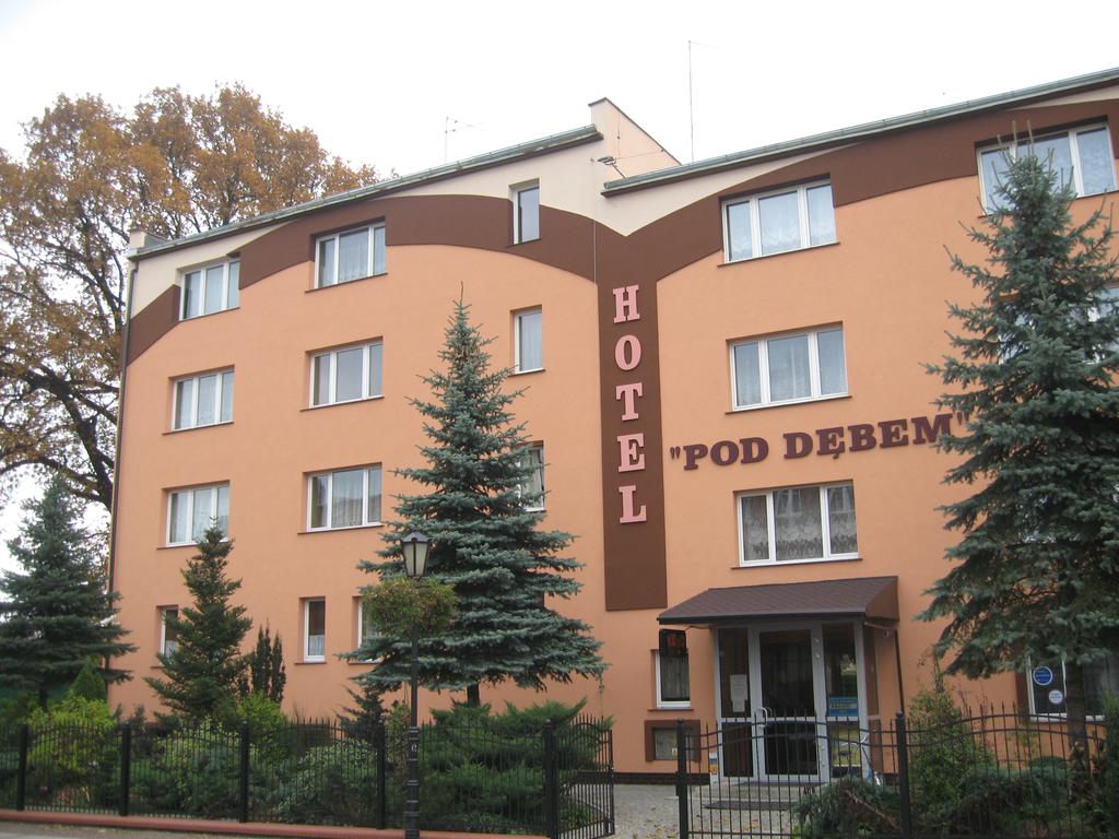 Hotel Pod Dębem