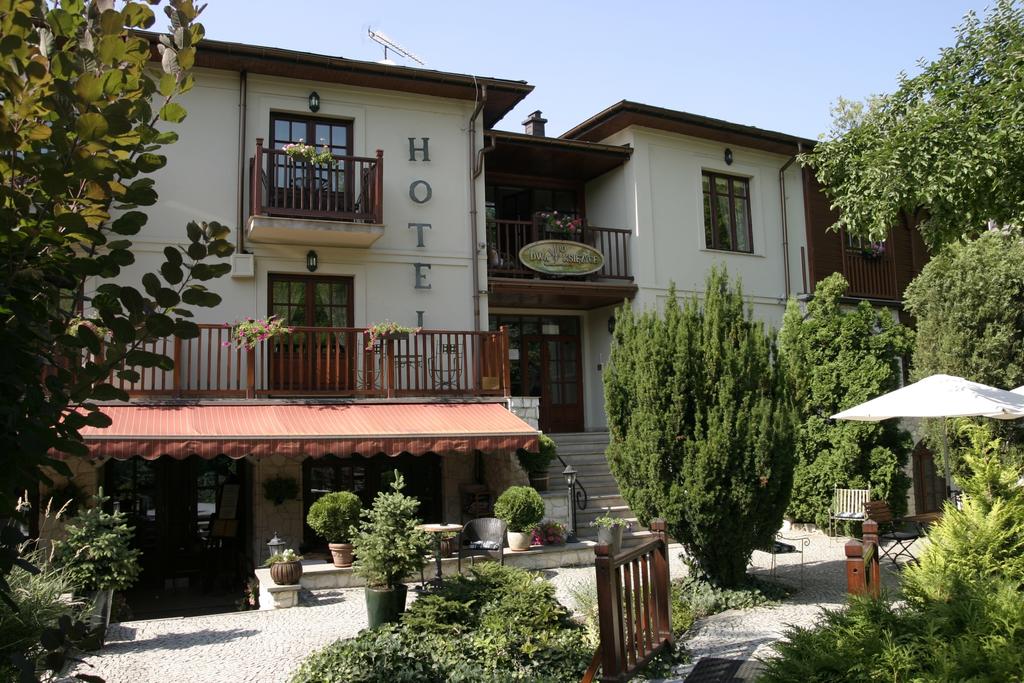 Hotel Dwa Księżyce