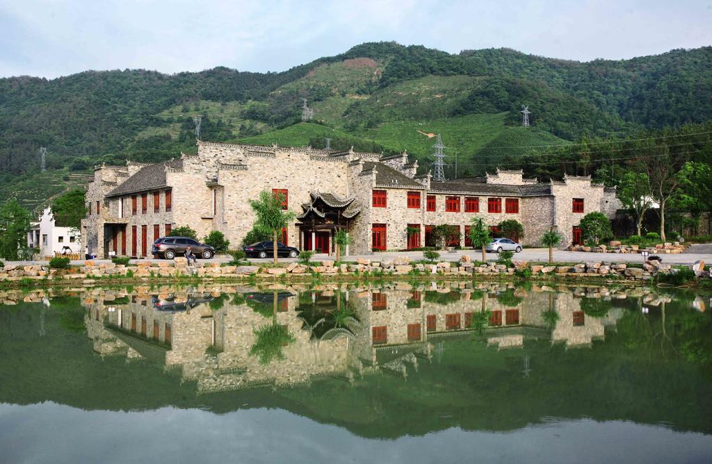 Taohuatanpan Holiday Hotel