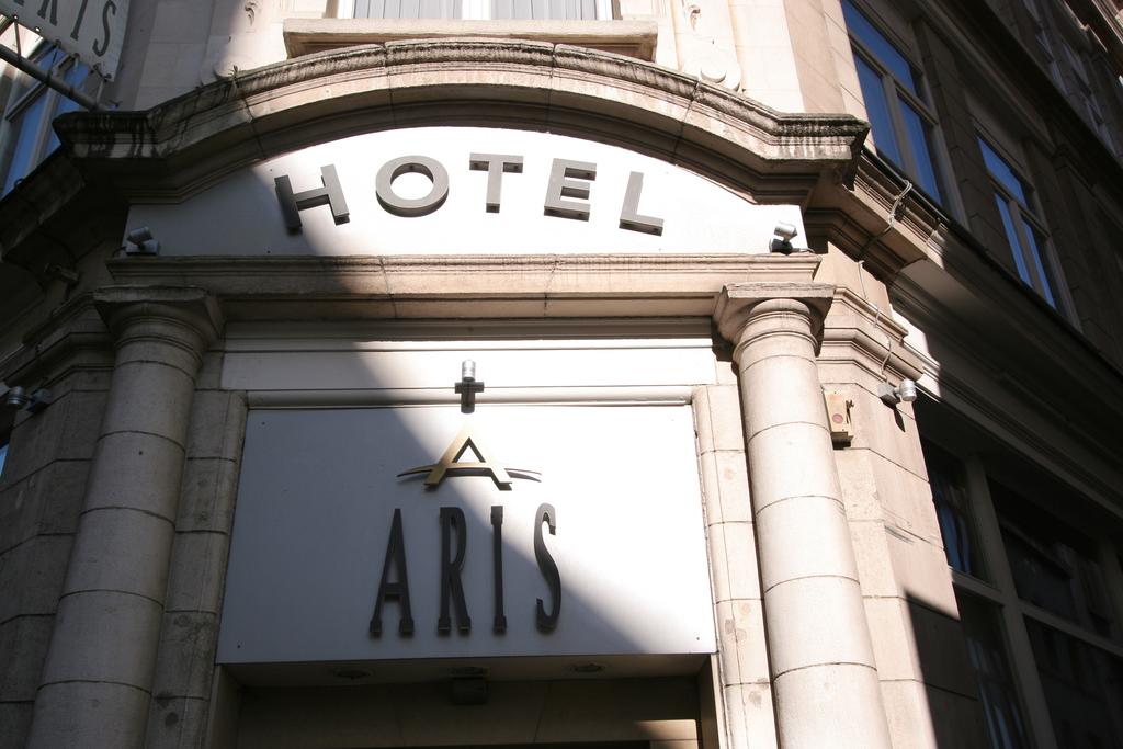 Aris Grand Place Hotel