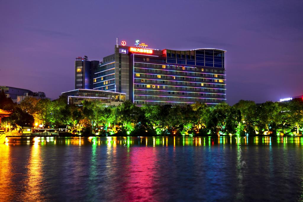 Lijiang Waterfall Hotel Guilin