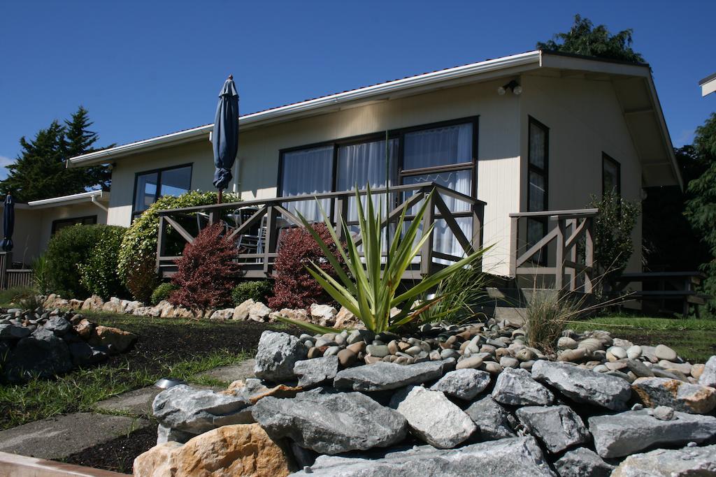 Pohara Beachfront Motel