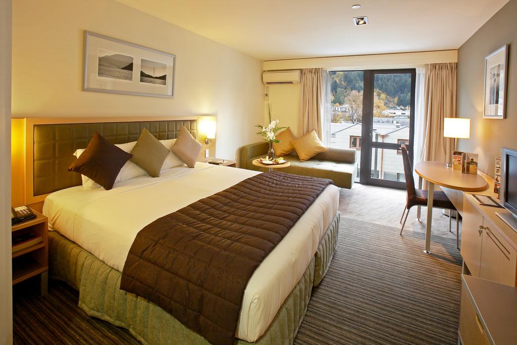 Novotel Queenstown Lakeside