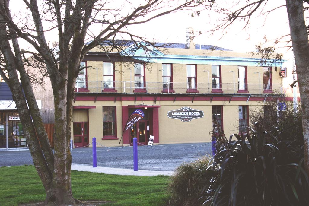 Lumsden Hotel