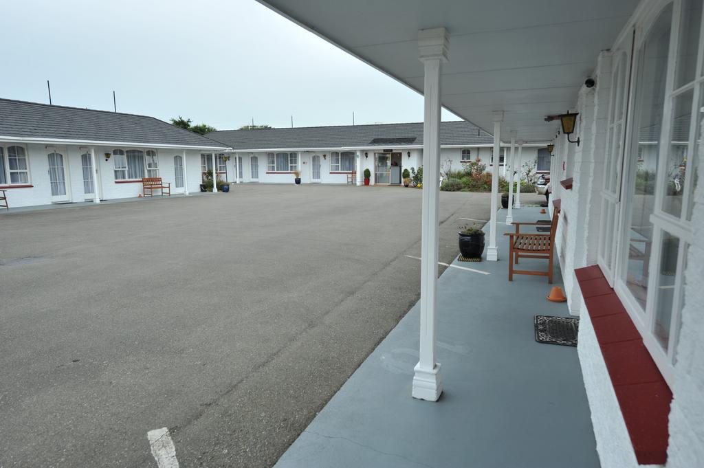 Surrey Court Motel