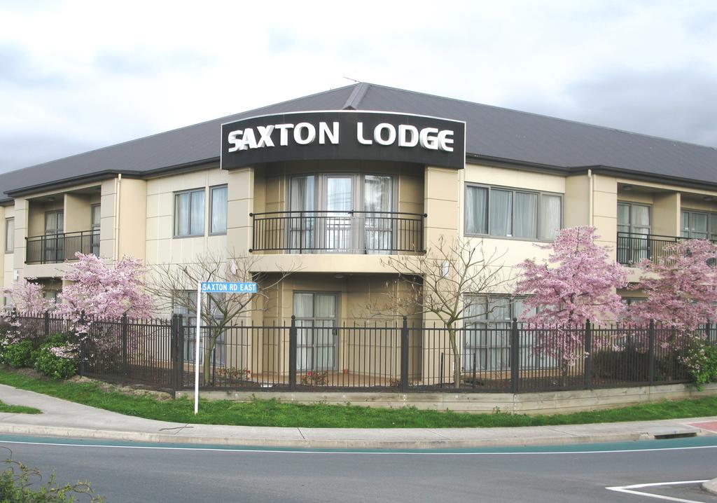 Saxton Lodge Motel