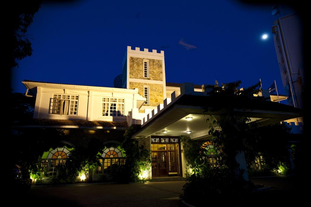 Protea Hotel Dar es Salaam Courtyard