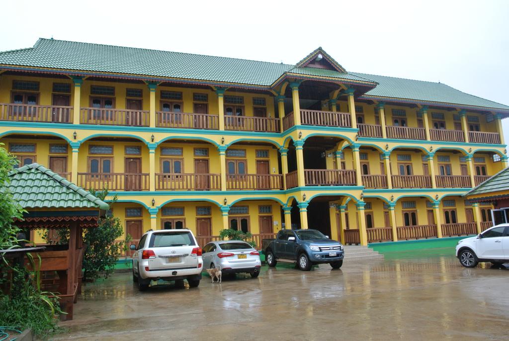 Surasak Hotel