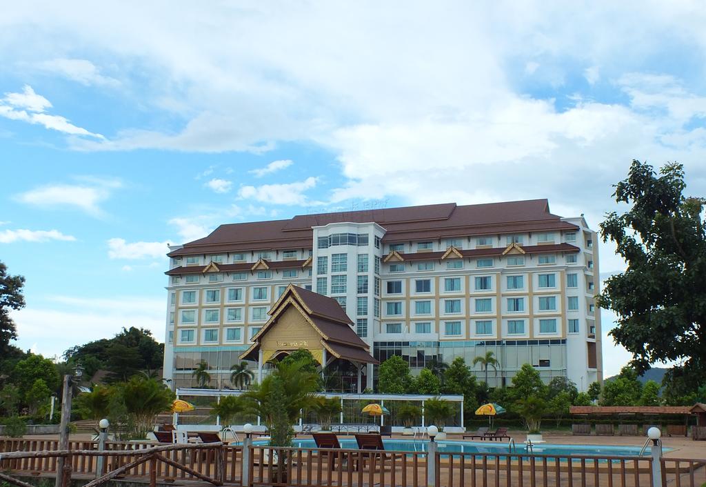 Arawan Riverside Hotel