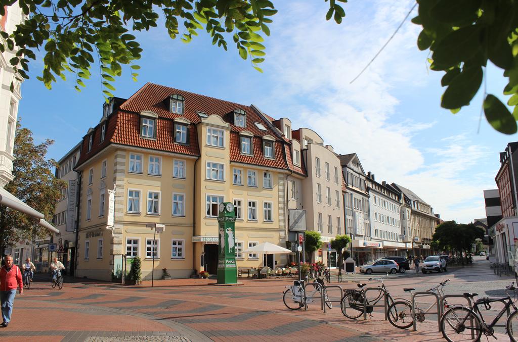 An der Persiluhr Stadt-gut-Hotel