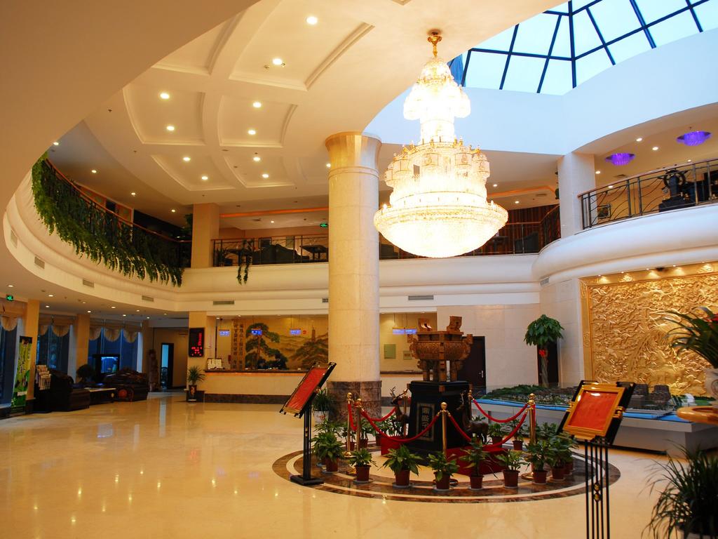 Yihuang Intl Hotel