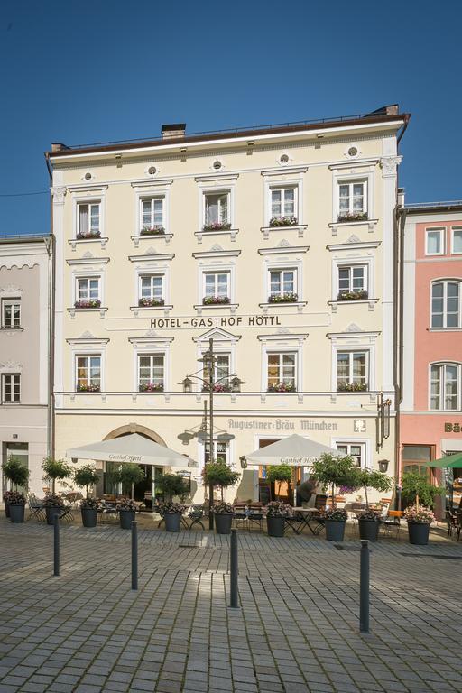 Hotel-Gasthof Höttl