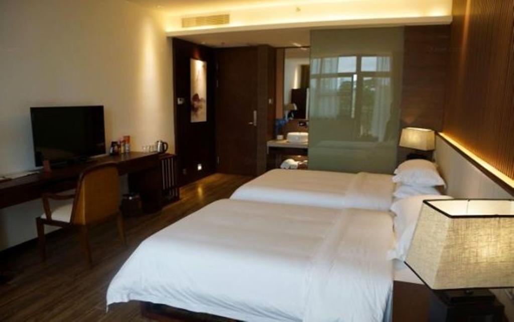 Baoting Tianyi Boutique Hotel