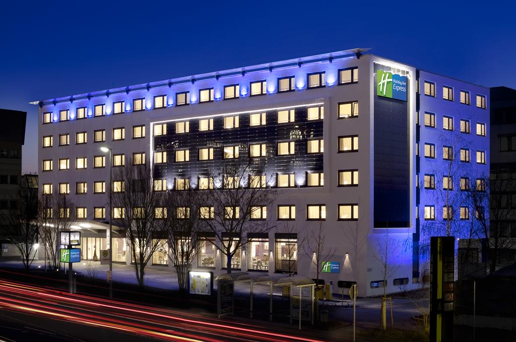 Holiday Inn Express Airport