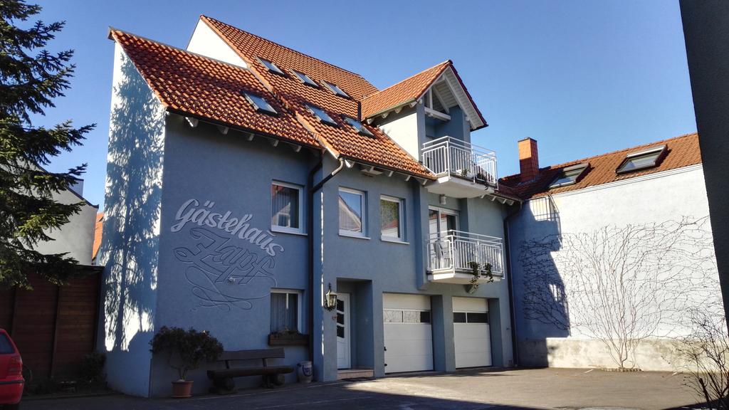 Wirtshaus and Hotel Zur Alten Brauerei Zapf