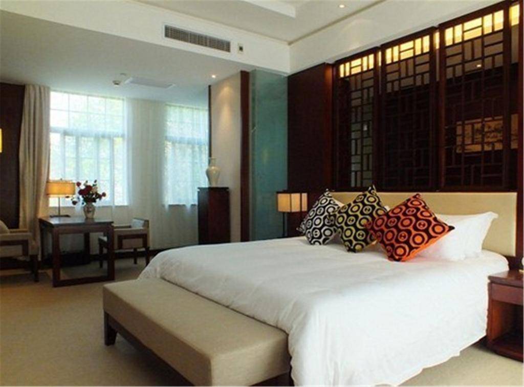 Shanghai Jiading Villa Garden Hotel