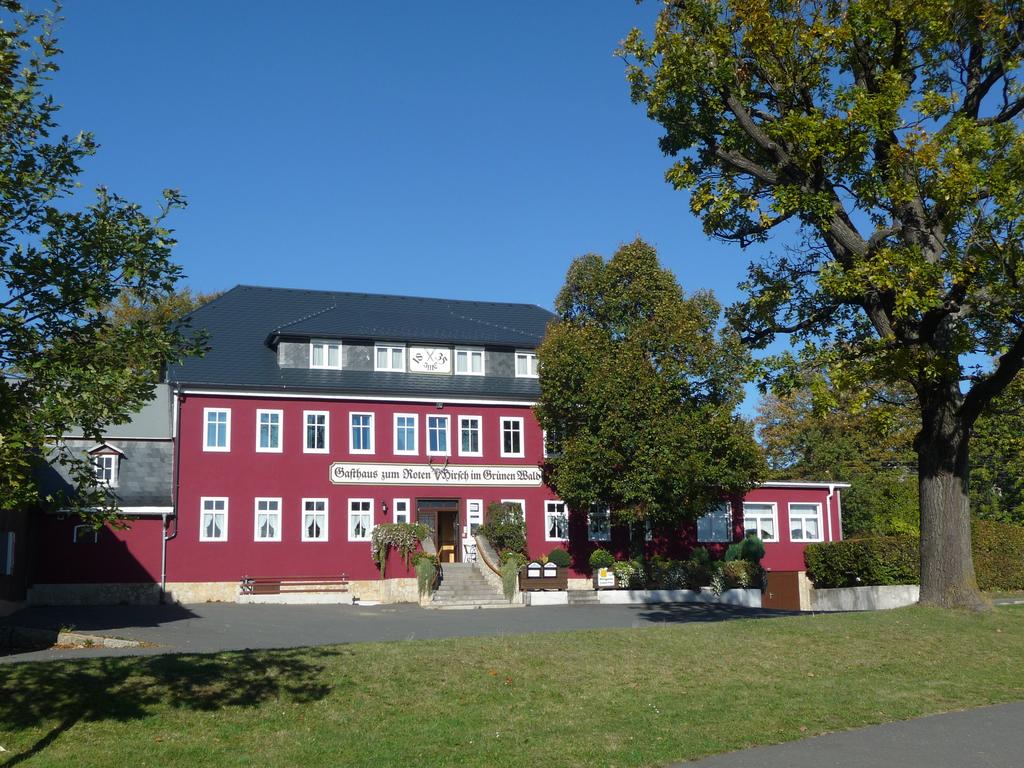 Zum Roten Hirsch im Gruenen Wald Gasthaus