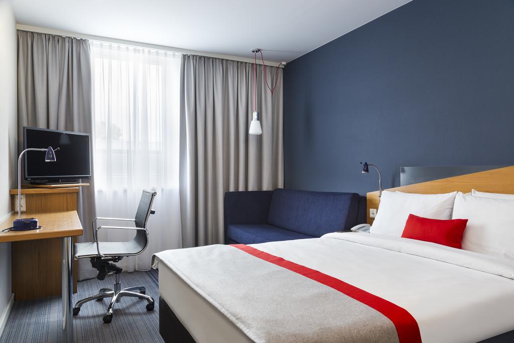 Holiday Inn Exp Cologne Troisd