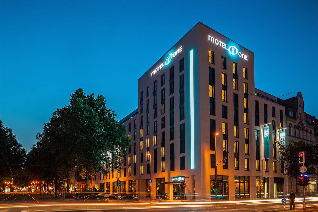 Motel One Dusseldorf  Hbf