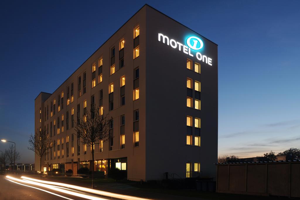 Motel One Frankfurt Airport