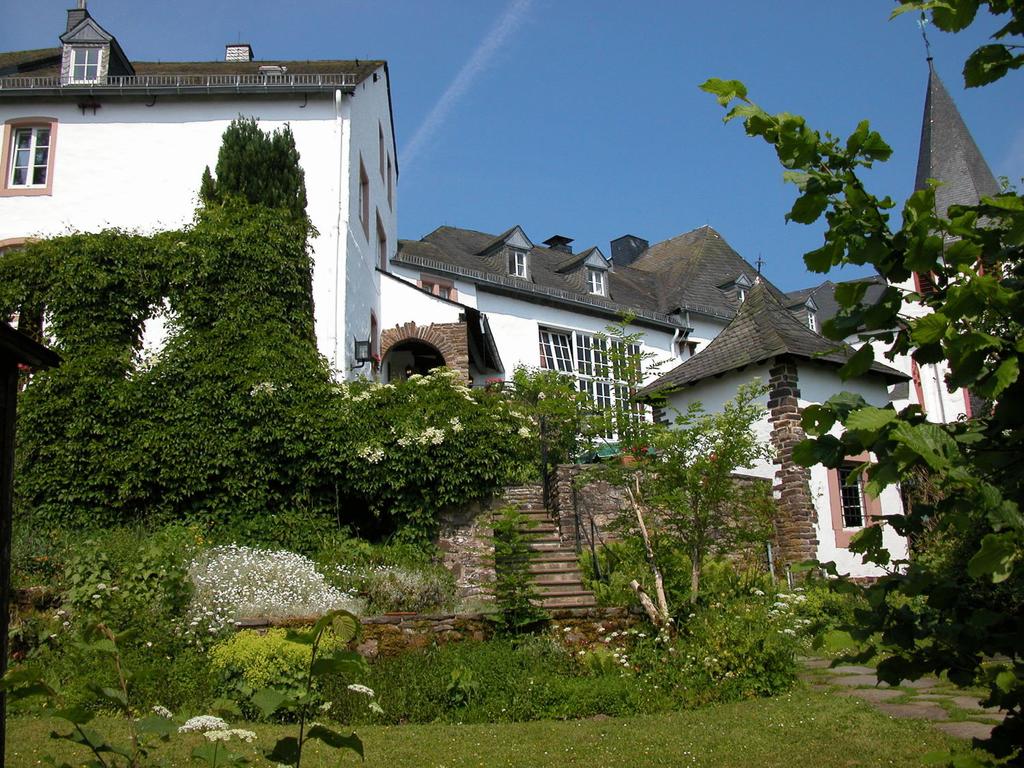 Villa Kronenburg