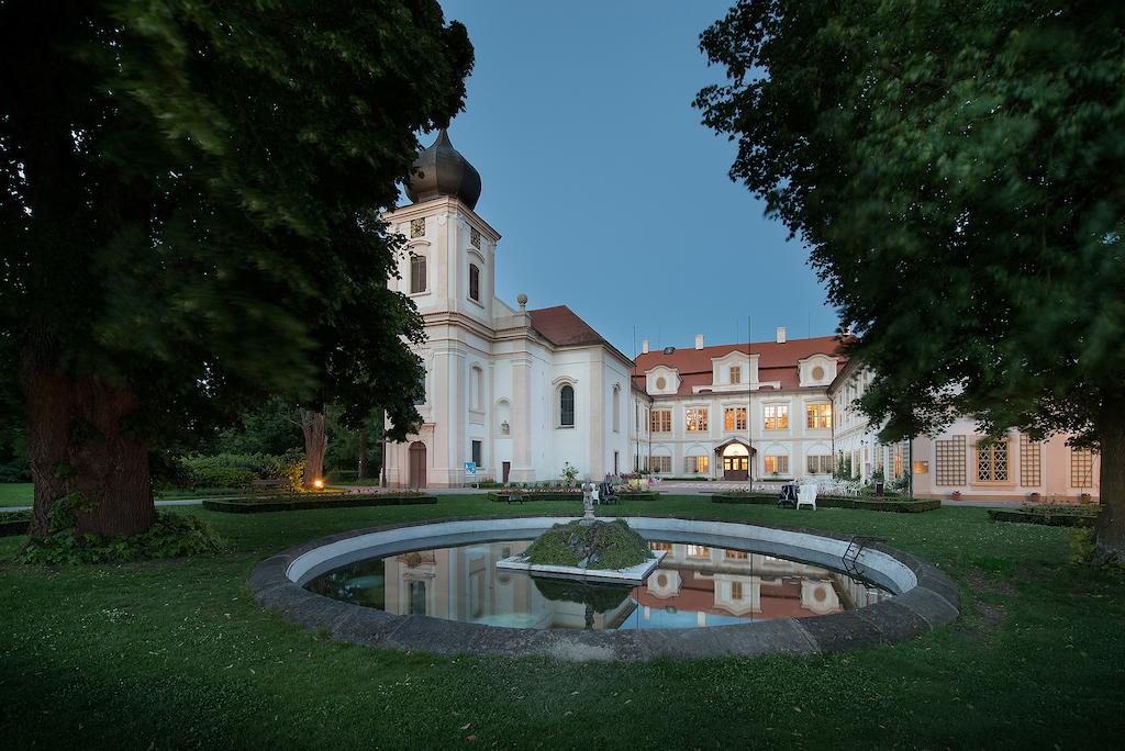 Chateau Loucen Garden Retreat