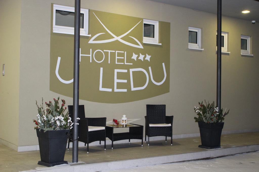 Hotel u Ledu