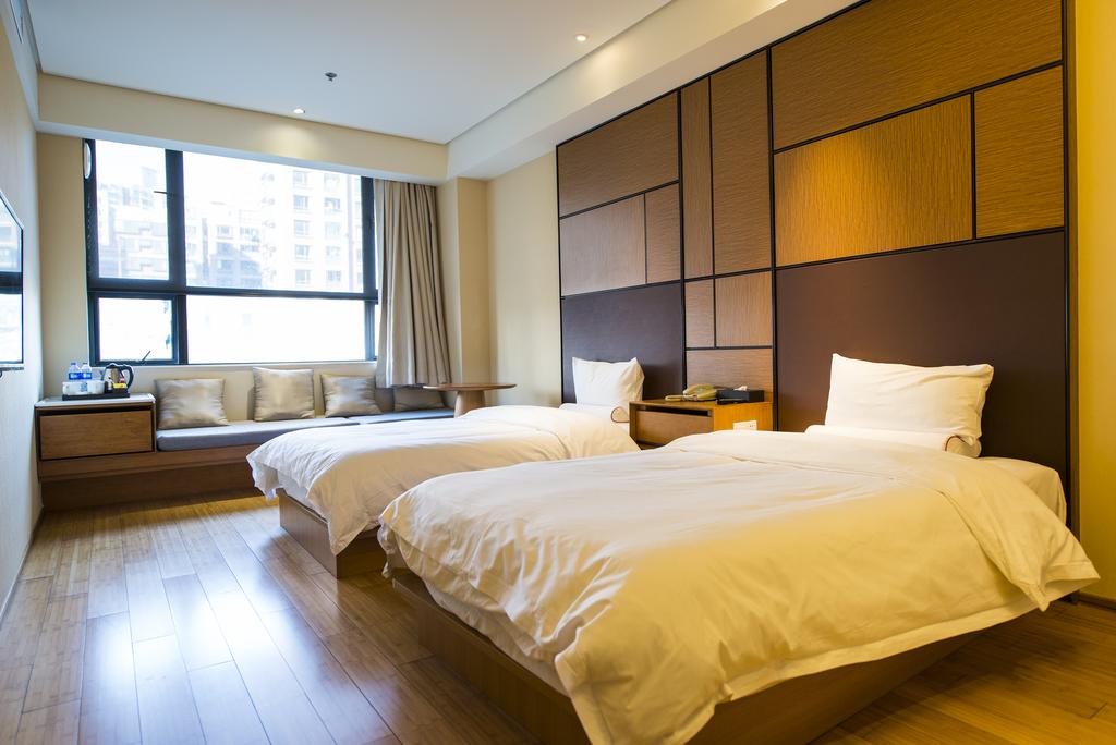 Ji Hotel Daqing Tieren Square