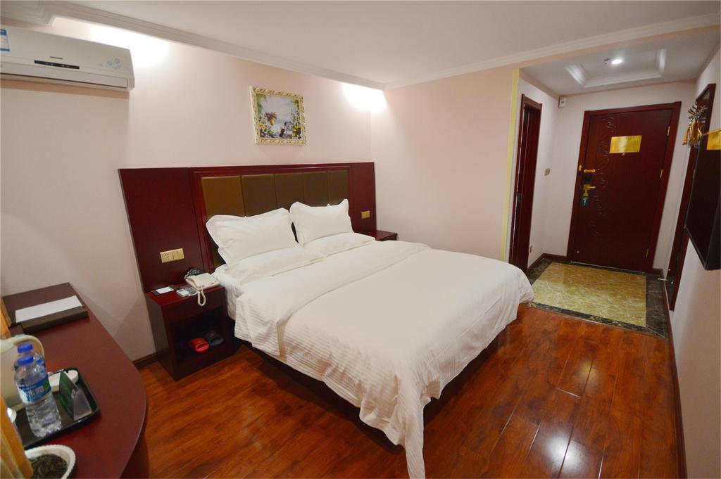 GreenTree Inn JiangSu YangZhou Jiangyang East Road Zhongxin Building Business Hotel