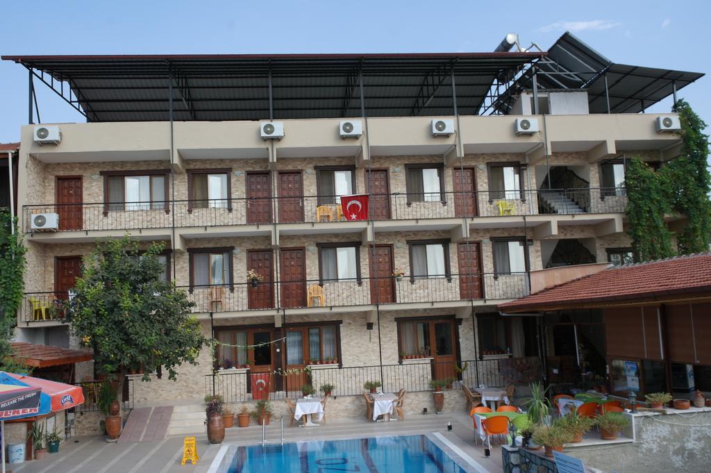 Ozturk Hotel