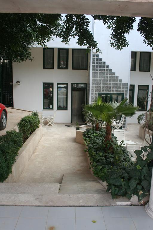 Antikhan Hotel