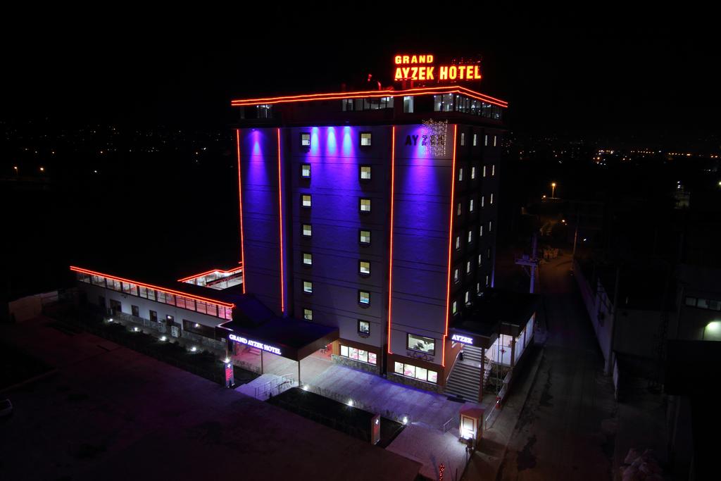 Grand Ayzek Hotel