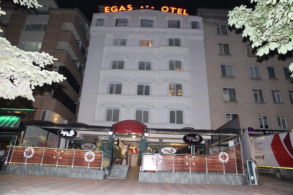 Egas Hotel