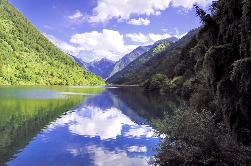 Jiuzhaigou Ink Memory Mountain Resort Hotel