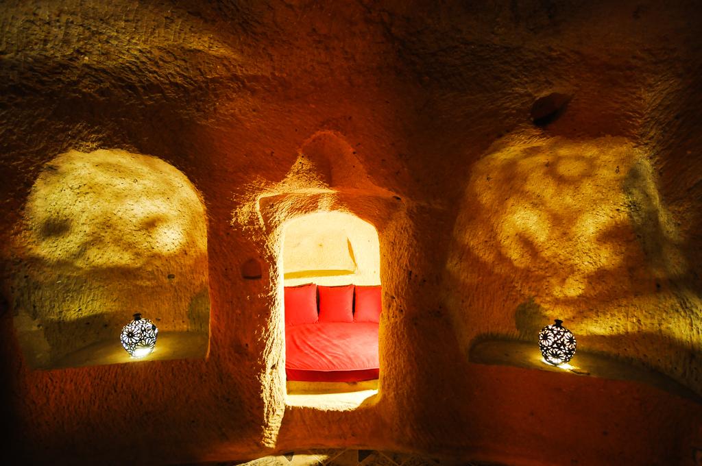 Helios Cave Hotel