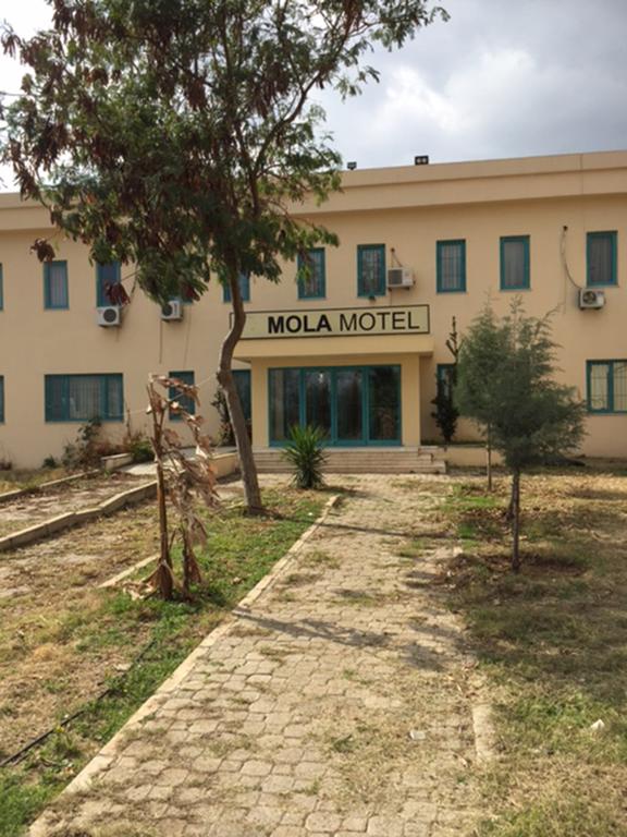 Mola Motel