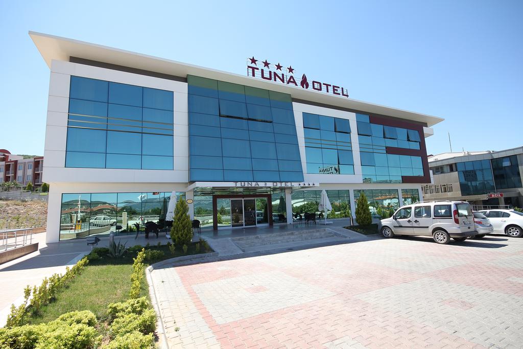 Tuna Hotel