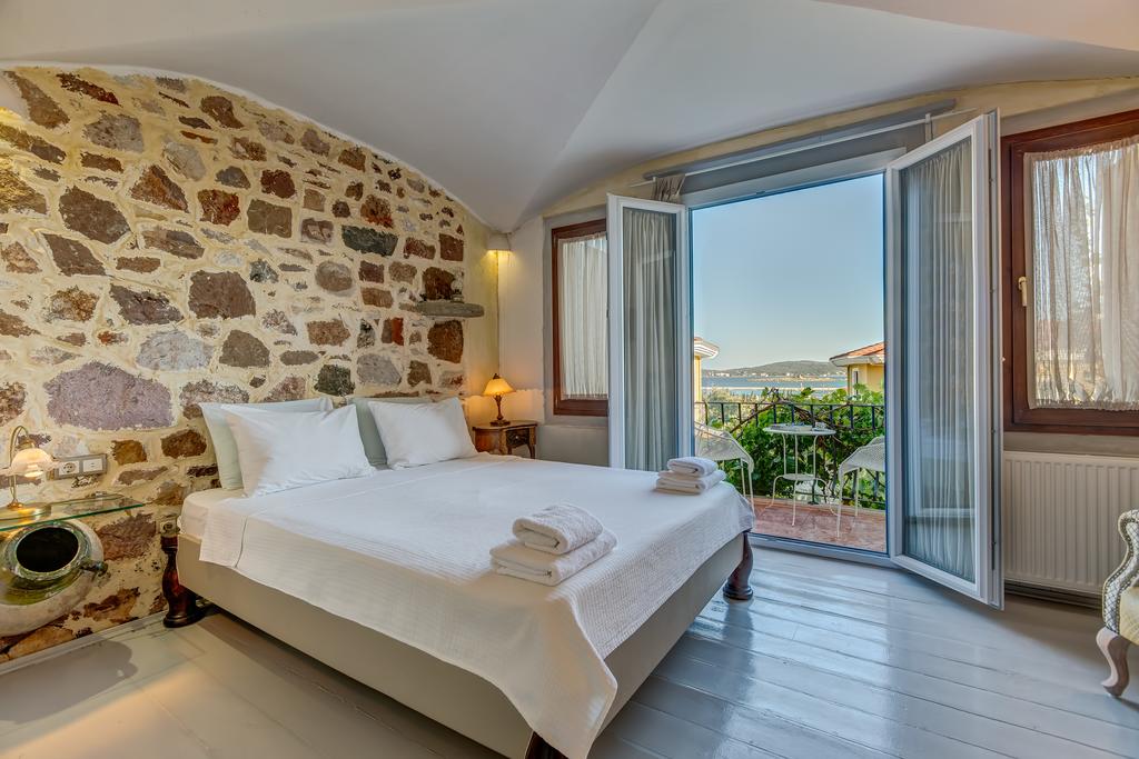 Cunda Battalos Kucuk Hotel