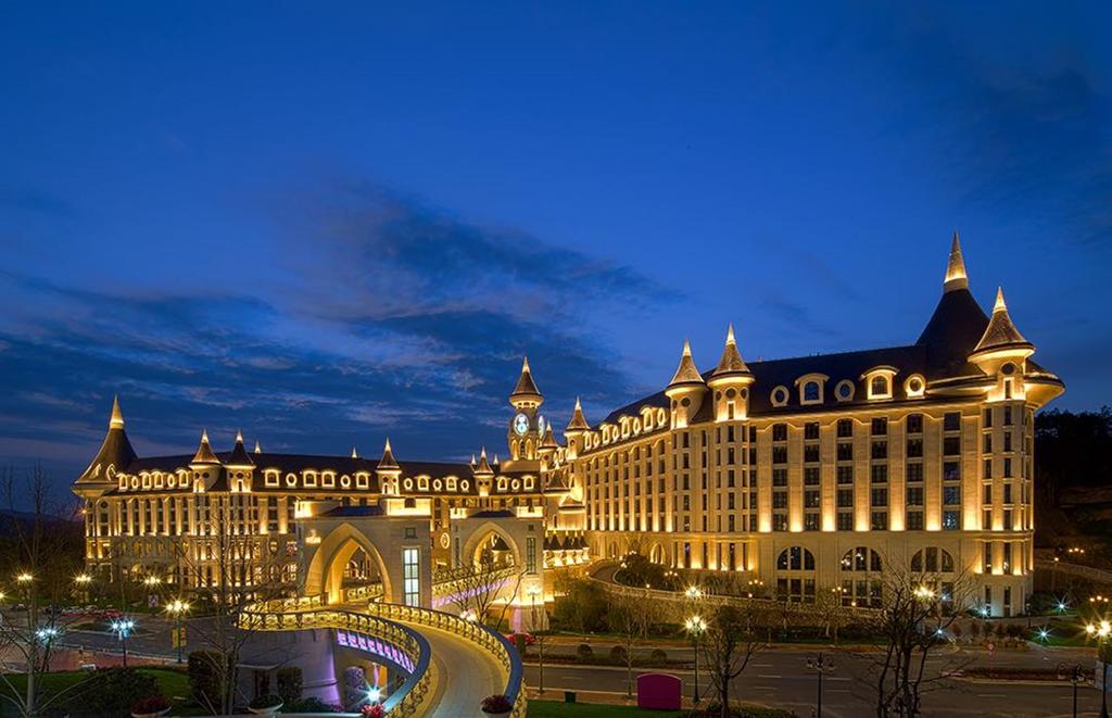 Yinrun Jinjiang Castle Hotel