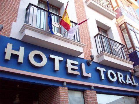 Hotel Toral