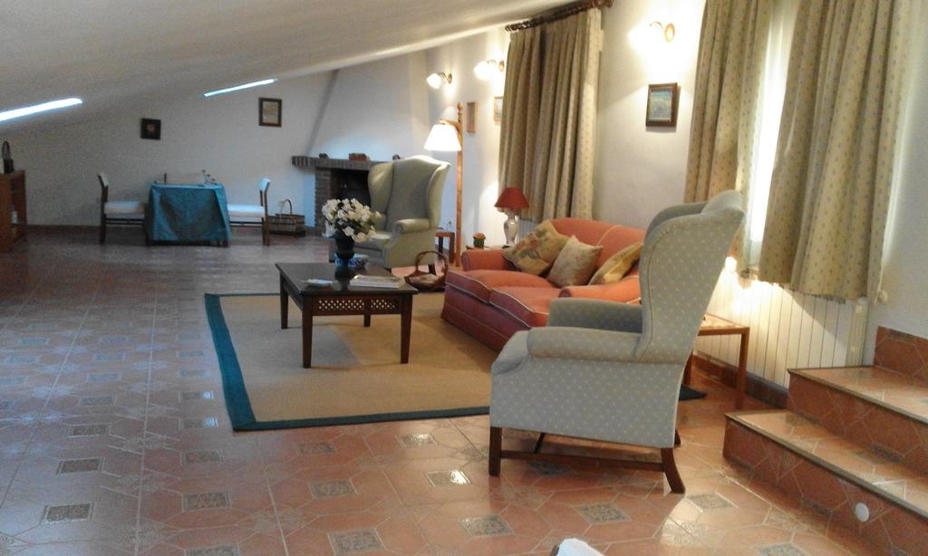 Hostal Rural Cumbres De Castilla