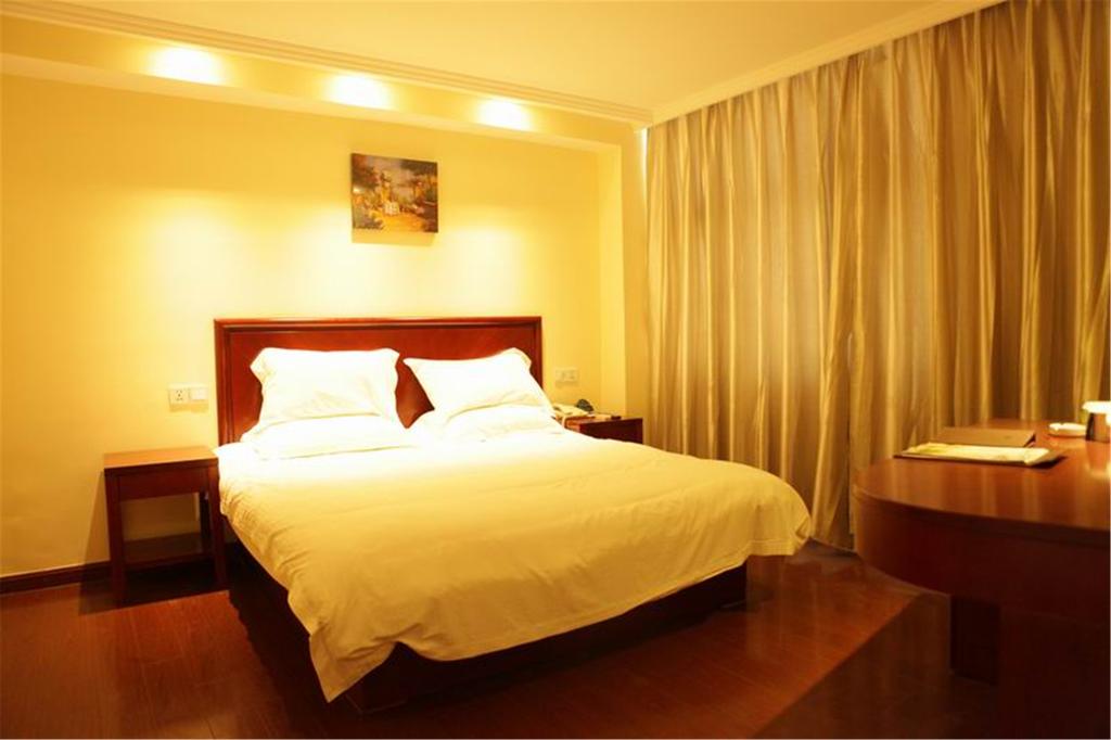 GreenTree Inn Suzhou Taiping Town Jincheng Road Express Hotel