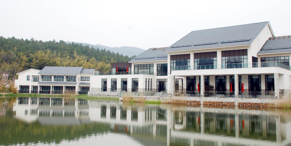 Huanxiu Resort and Spa