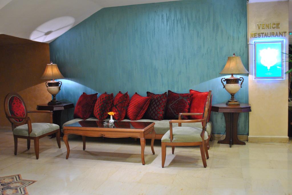 Al Fanar Palace Hotel and Suites