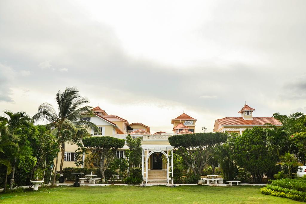 Eden Gardens Wellness Resort and Spa