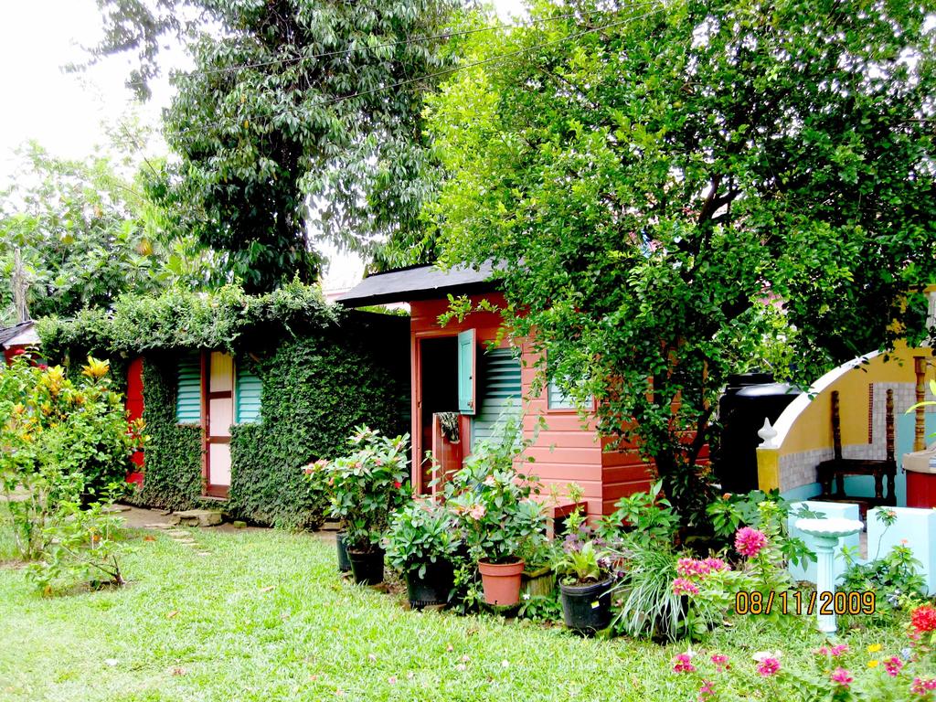 Secret Cabins - Firefly Beach Cottage